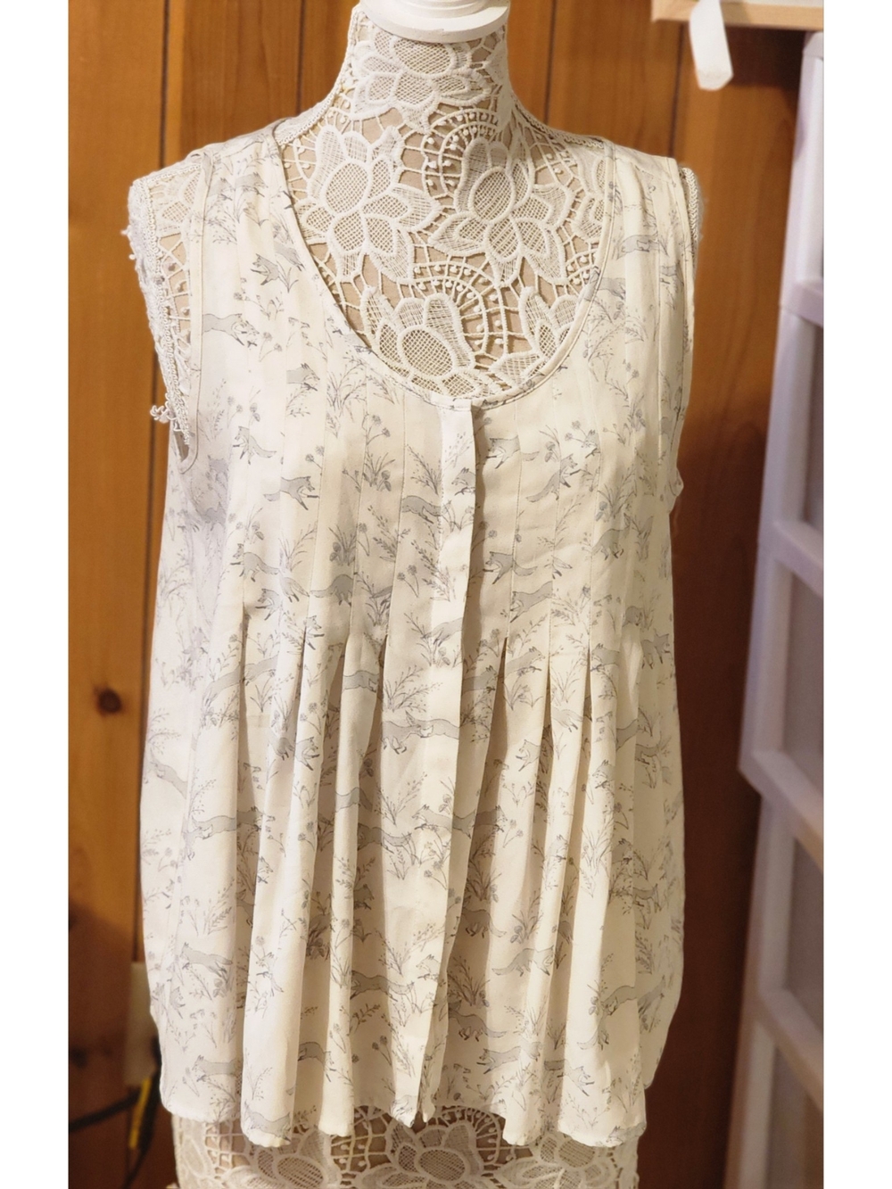 Cream Woodland Fox & Botanical Print Pintuck Lace Trim Tank Top